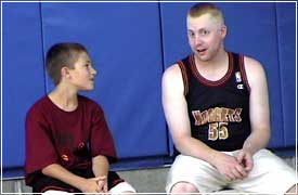 Players Help at HoopCamp